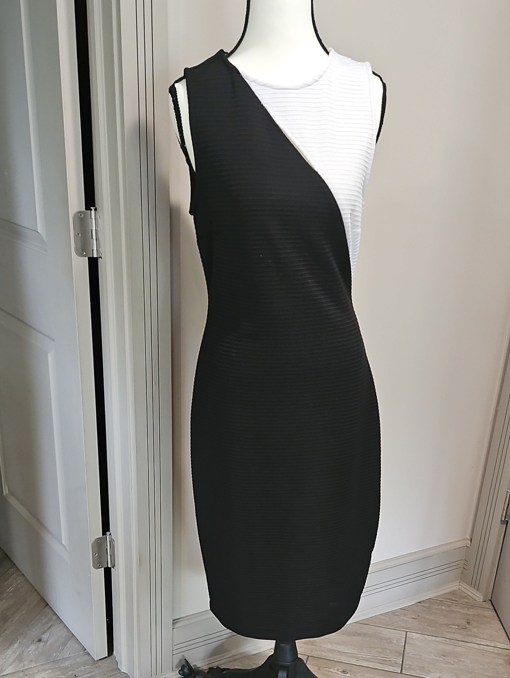 Jennifer Lopez Black and White Colorblock Midi Sheath Dress